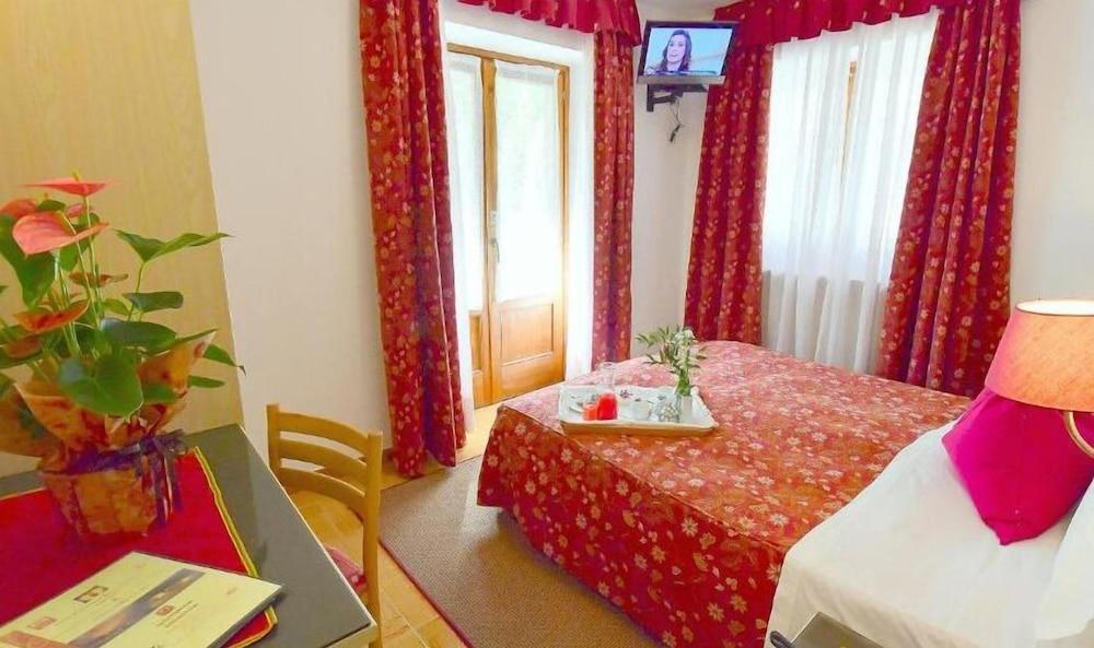 Hotel Beau Sejour Etroubles Bagian luar foto